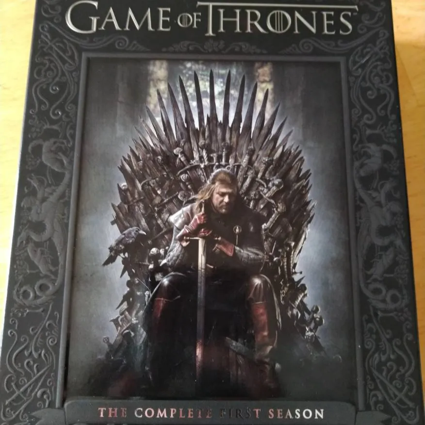 Game Of Thrones, Complete First Season photo 1