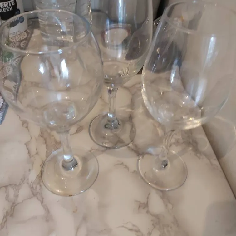 Mismatched Wine Glasses photo 1