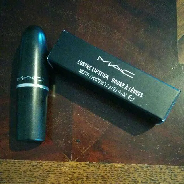 MAC Lustre Lipstick photo 1