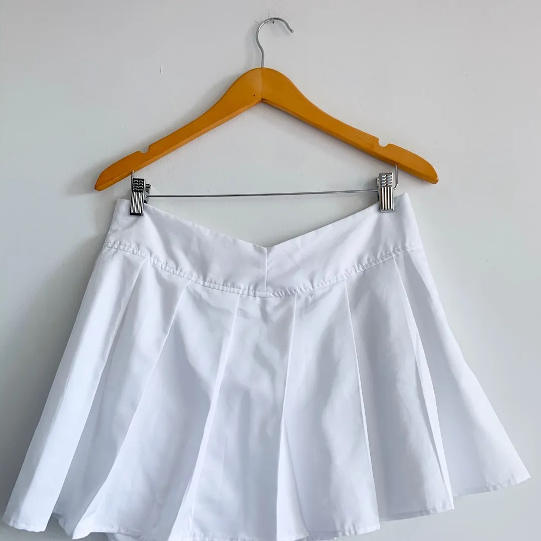 American Apparel White Tennis Skirt - Large photo 1