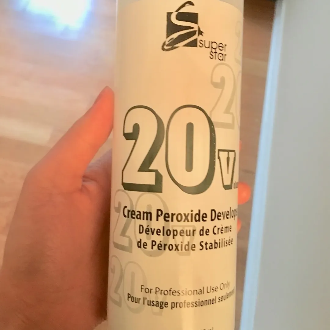 1/2 Bottle Of 20V Peroxide Developer photo 1
