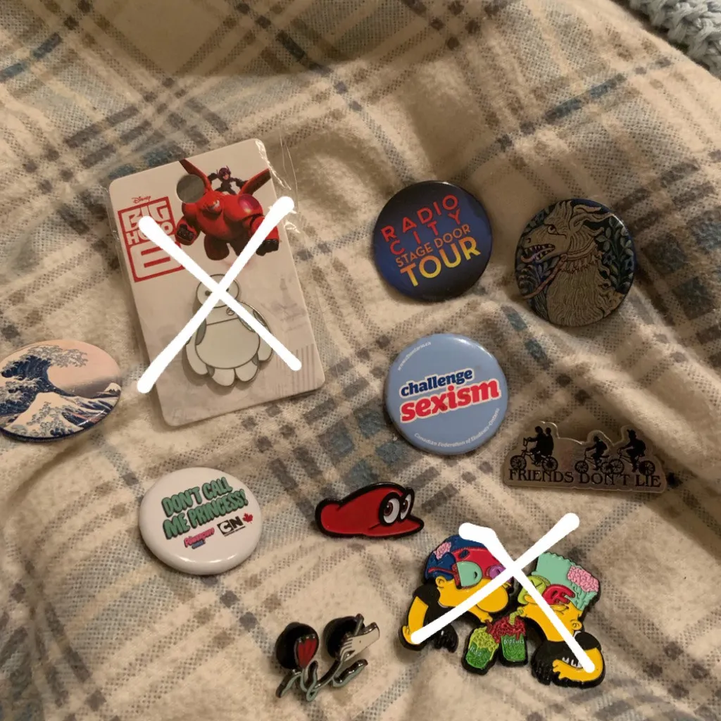 assorted pins photo 1
