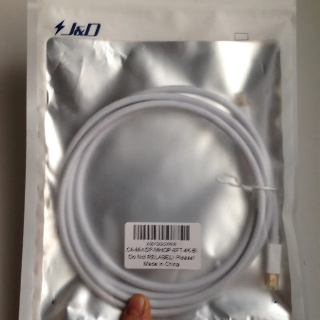 Thunderbolt Cable photo 1