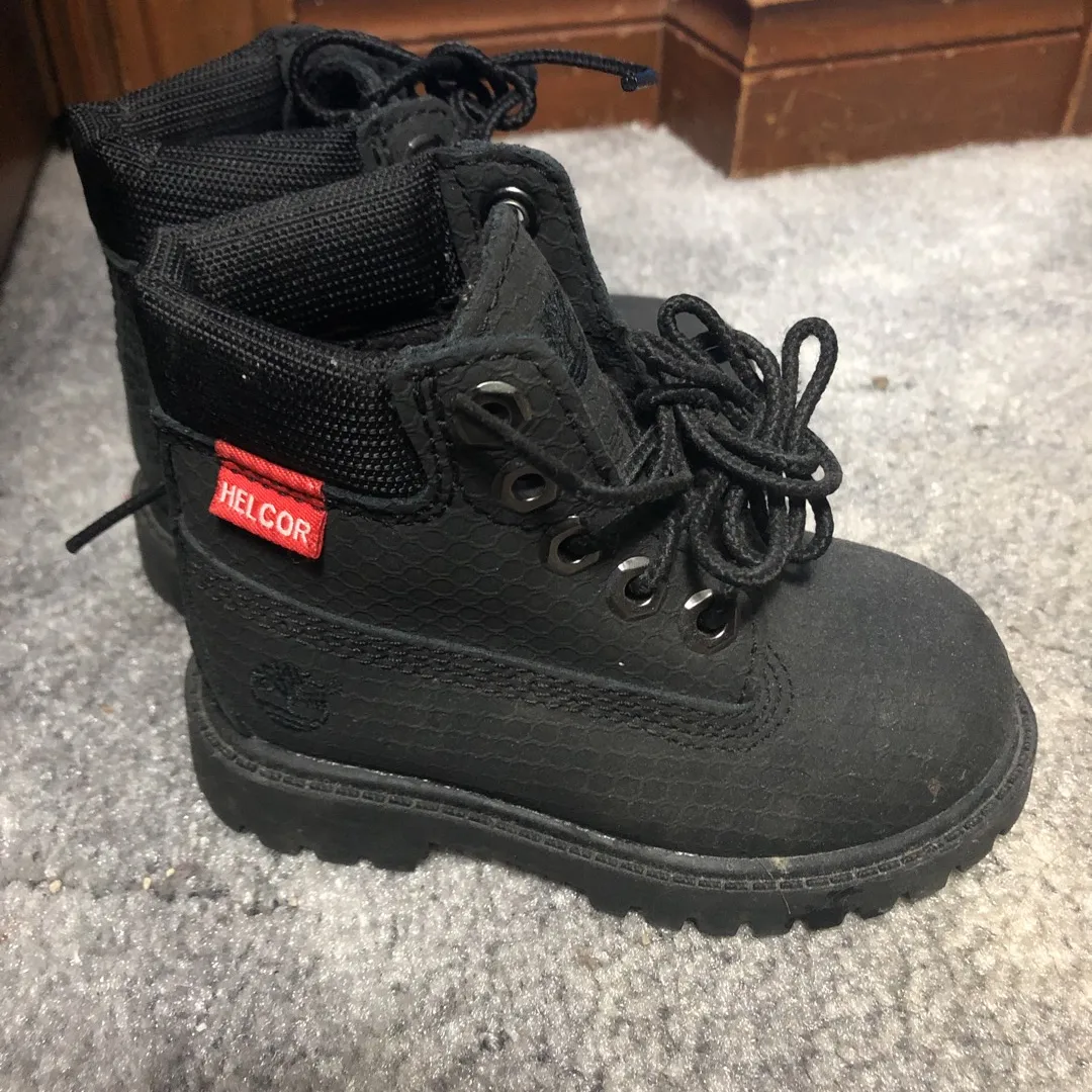 Timberland Size 5 Toddler Boots photo 4