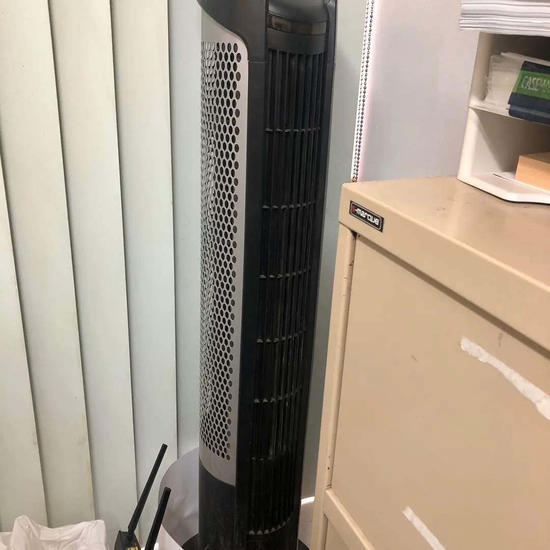 Rotating Tower Fan W Remote photo 3