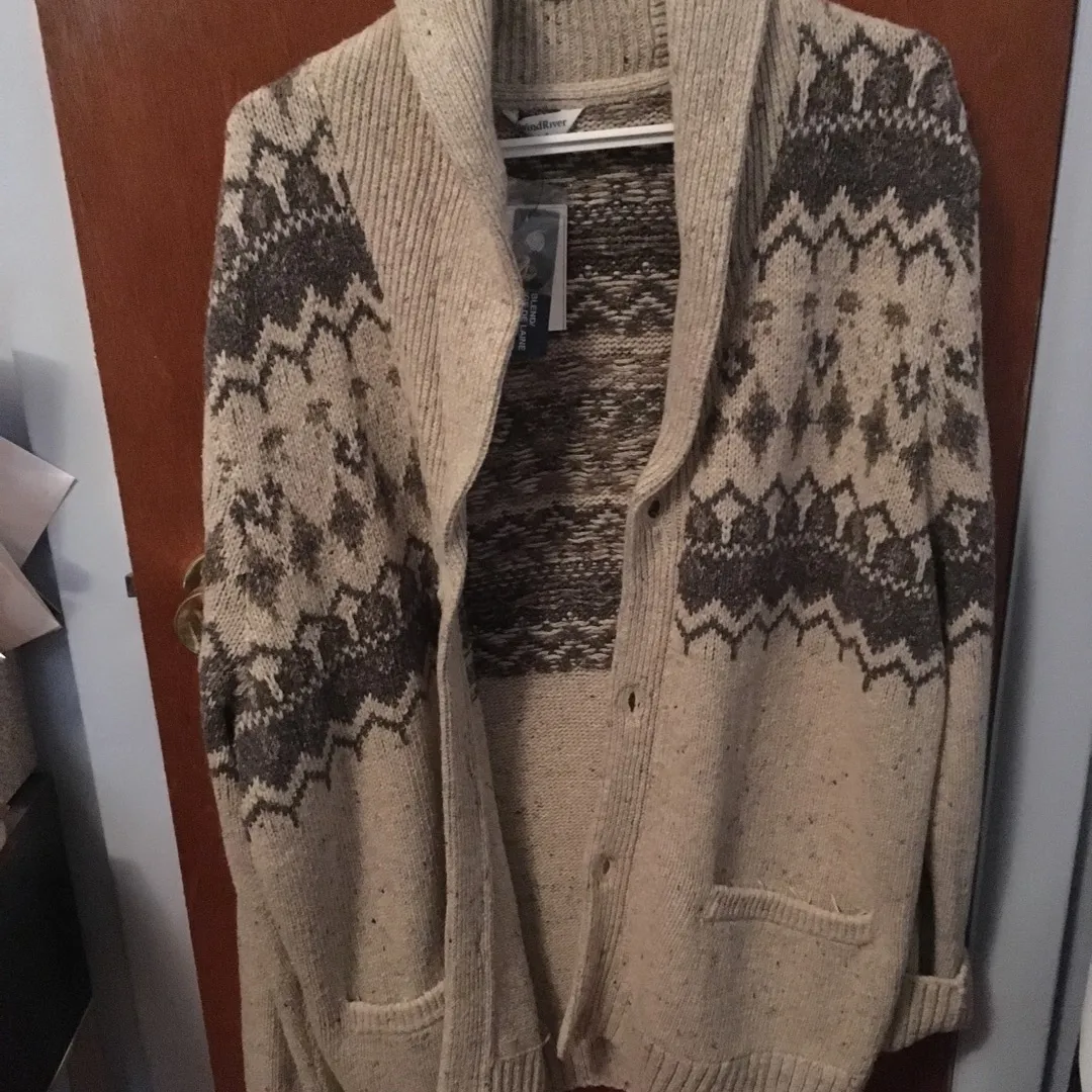 Knit cardigan/sweater photo 1