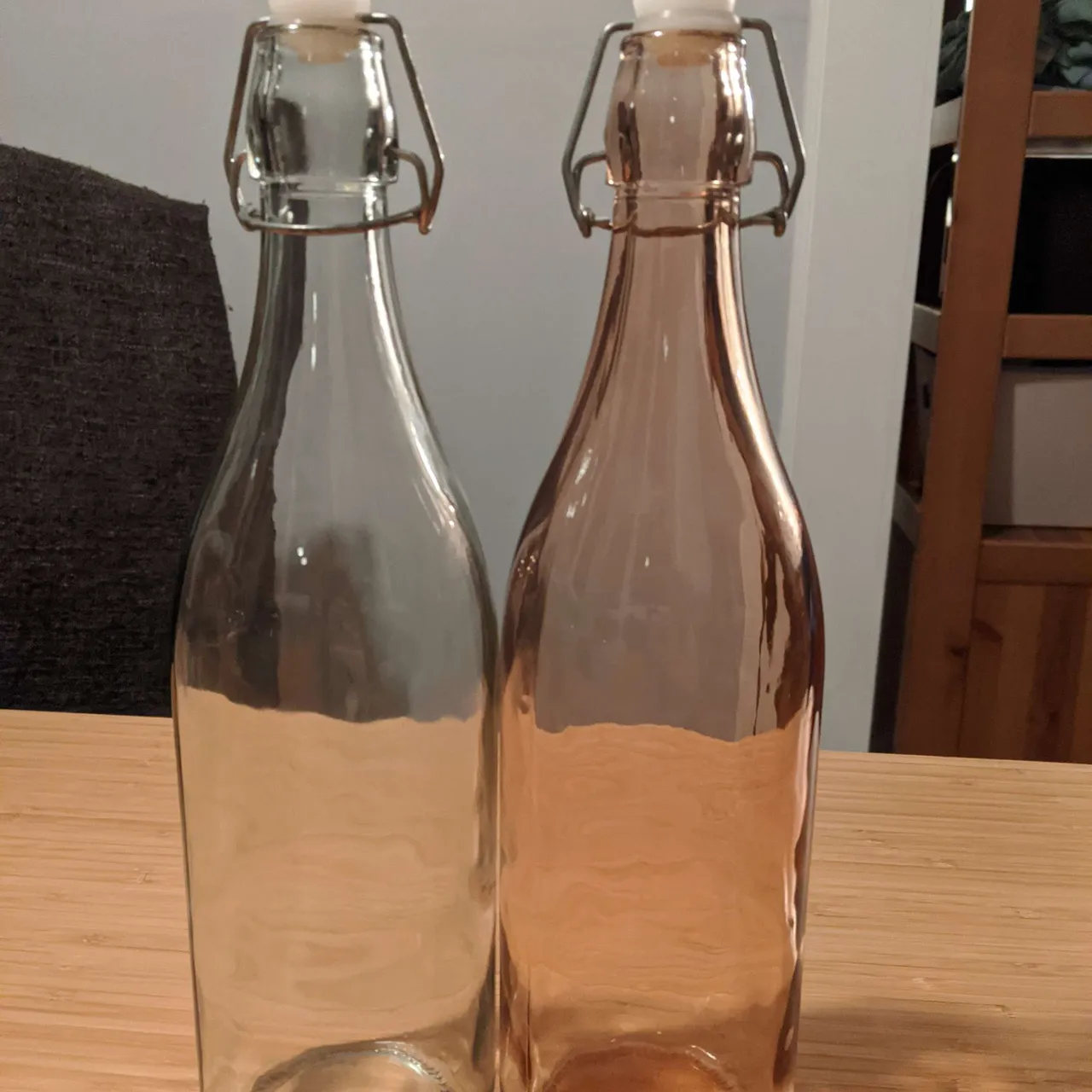 🆓 Two 1L fliptop bottles photo 1