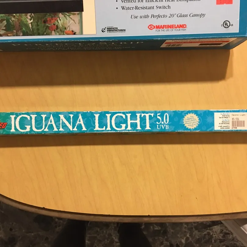 Iguana Uv Light, Fits Aquarium Light Fixture photo 1