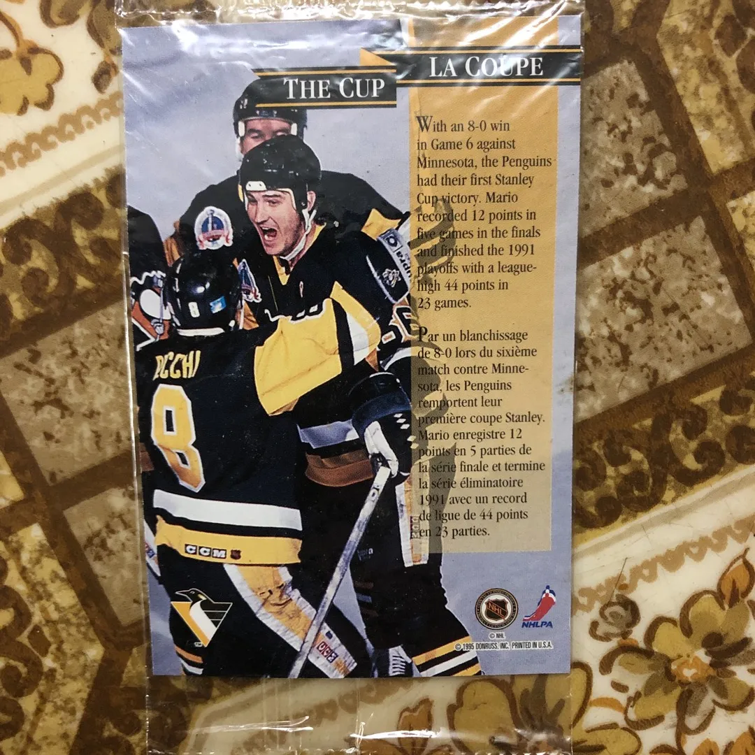 2 Kellogg’s Hockey Cards BNIP (from 90’s) photo 6