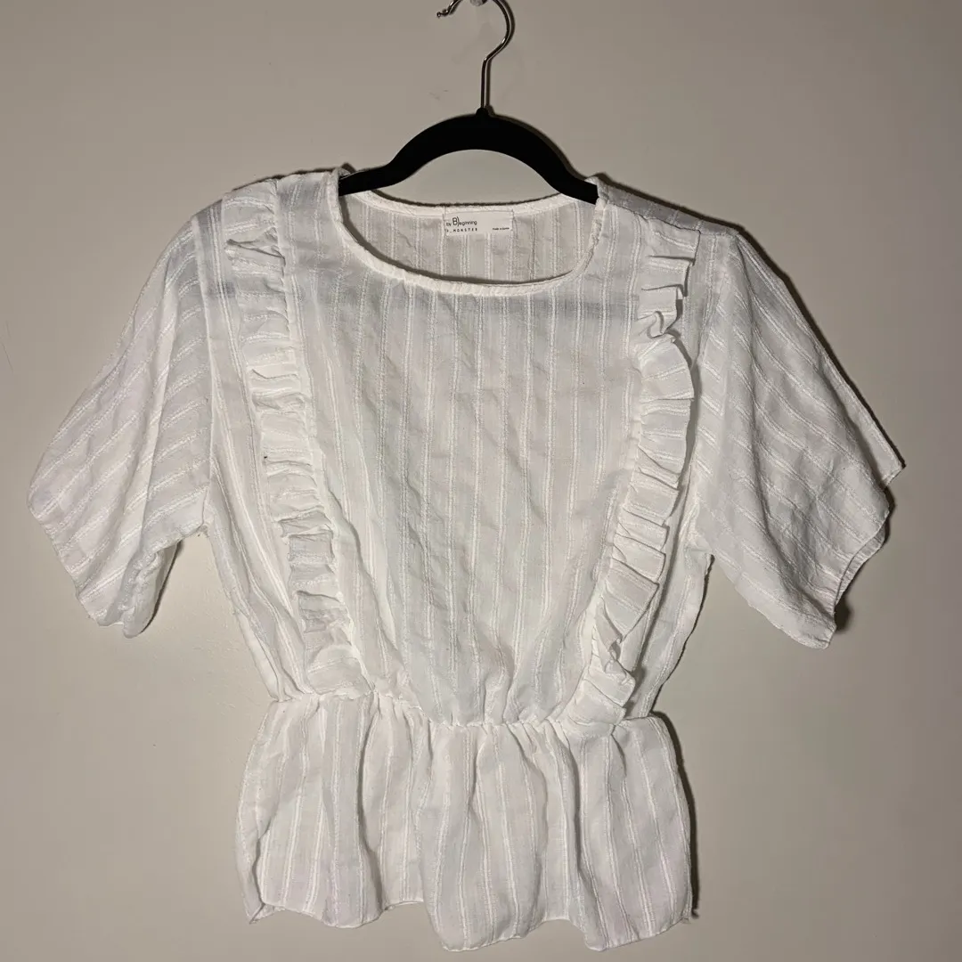 Cotton white top from a boutique store size S photo 1
