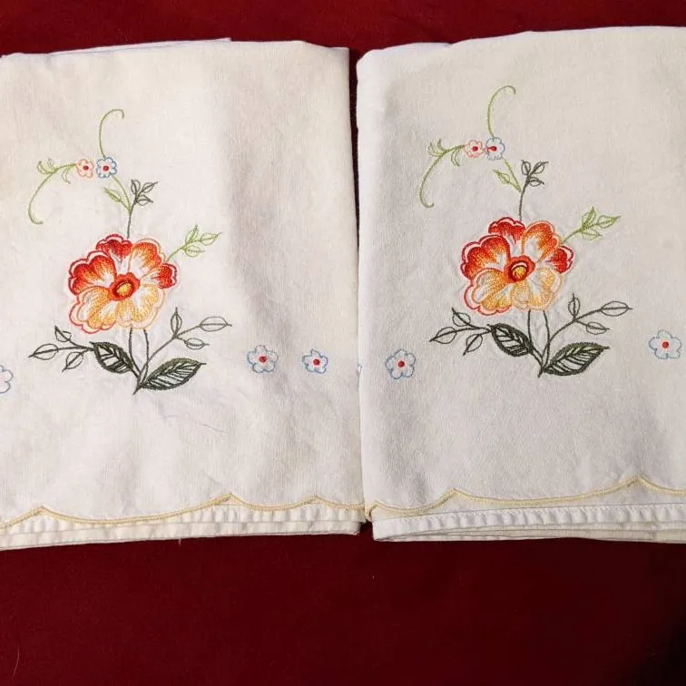 Vintage Embroidered Pillow Case Set photo 1
