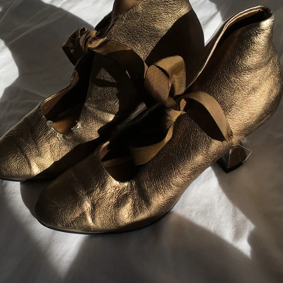 Size 7 Metallic Gold Booties Heels photo 1