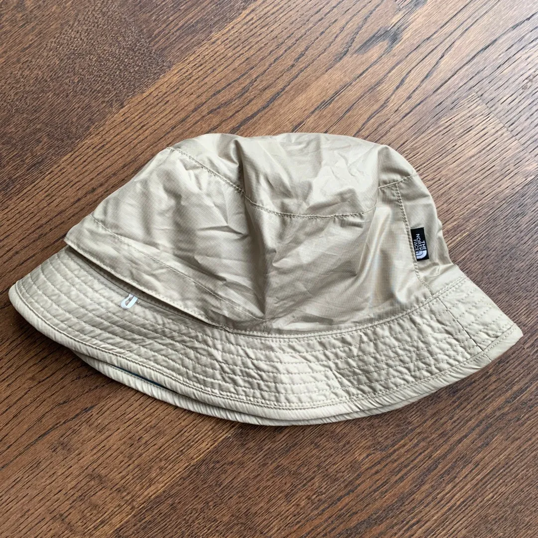 New North Face Bucket Hat photo 1