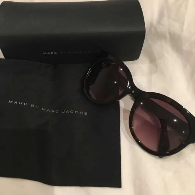 Marc By Marc Jacobs Sunglasses. photo 1