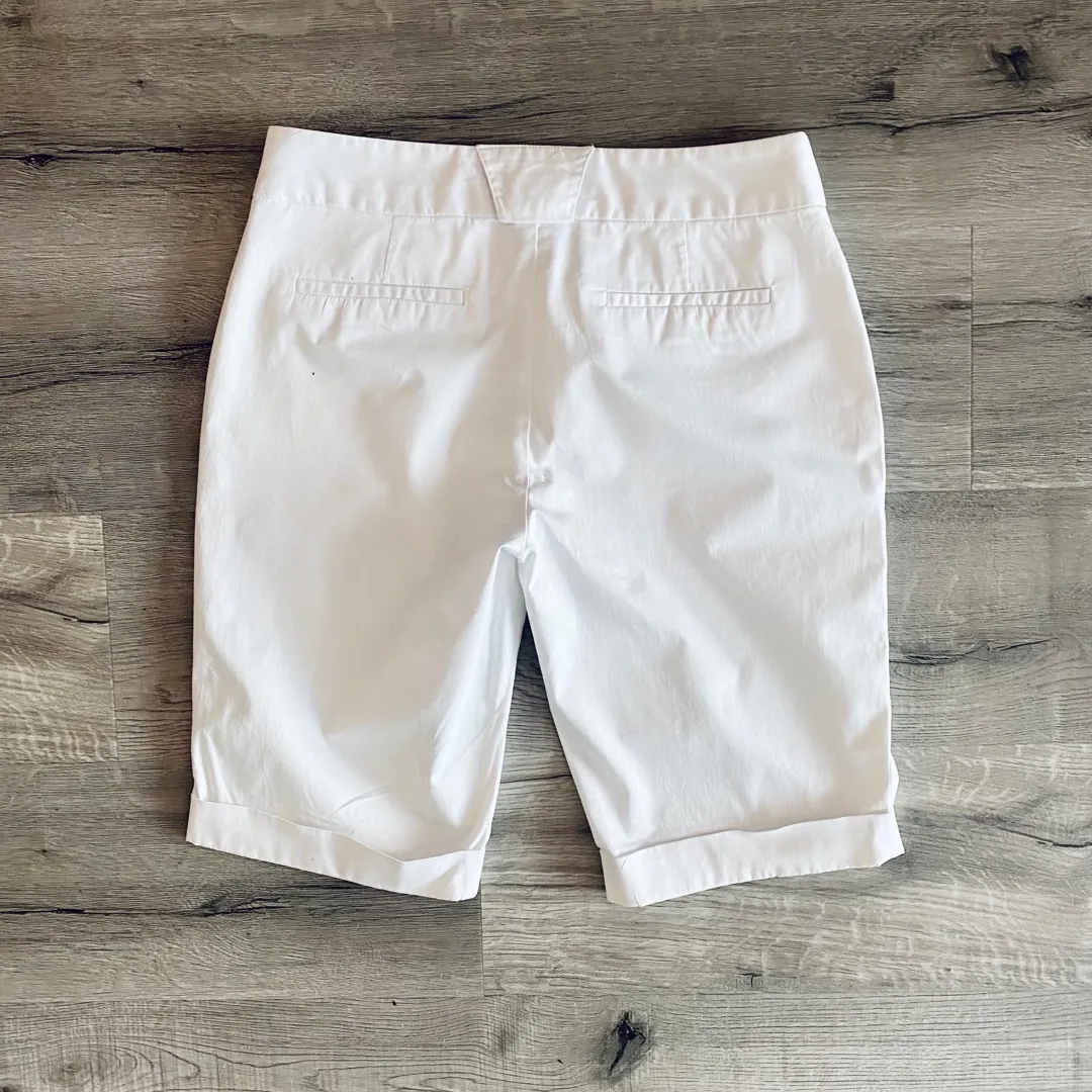 White Bermuda Shorts Bedo Size 6 photo 3