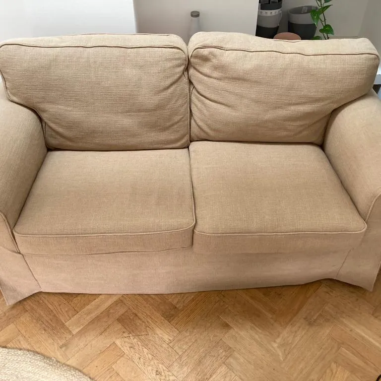 Beige Sofa In Great Condition photo 4