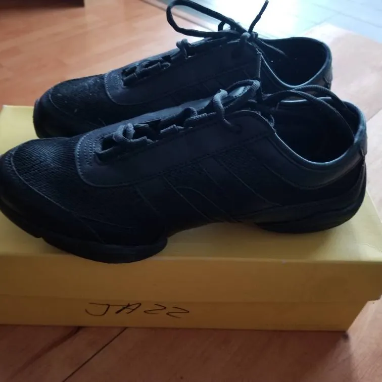 New Capezio Jazz Shoes, Women's Size 9.5 photo 1