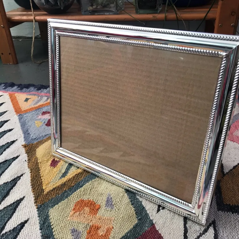 Shiny Things, Picture Frame photo 1