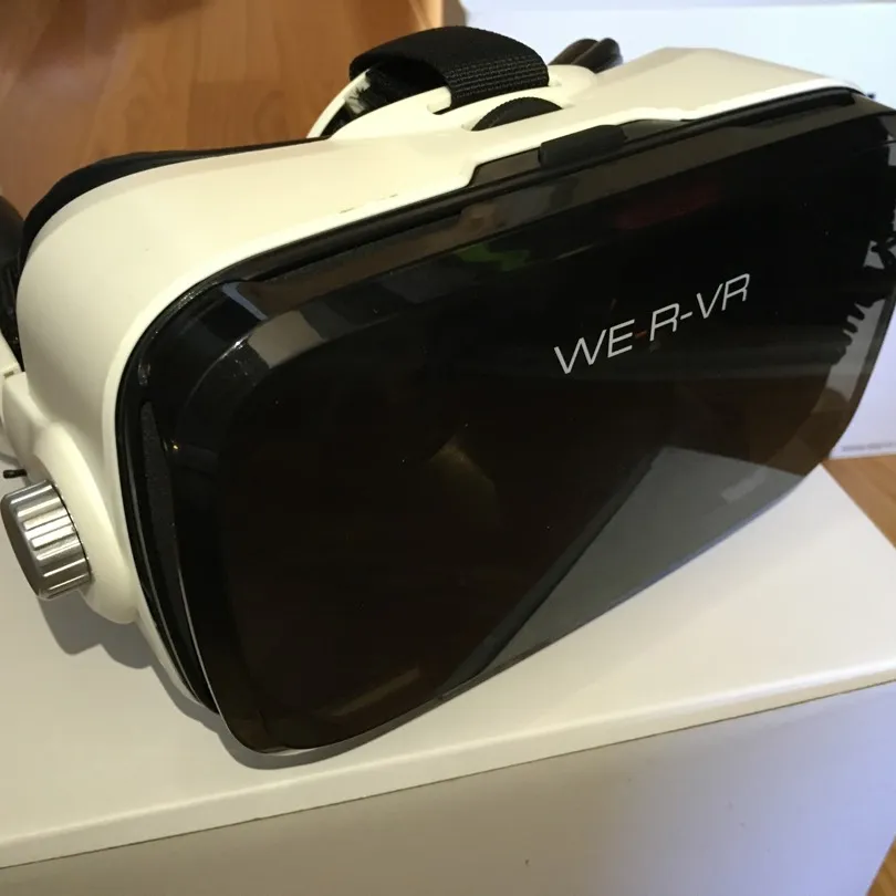 We R-VR Brand New Virtual Reality Speaker Headset And Controller photo 3