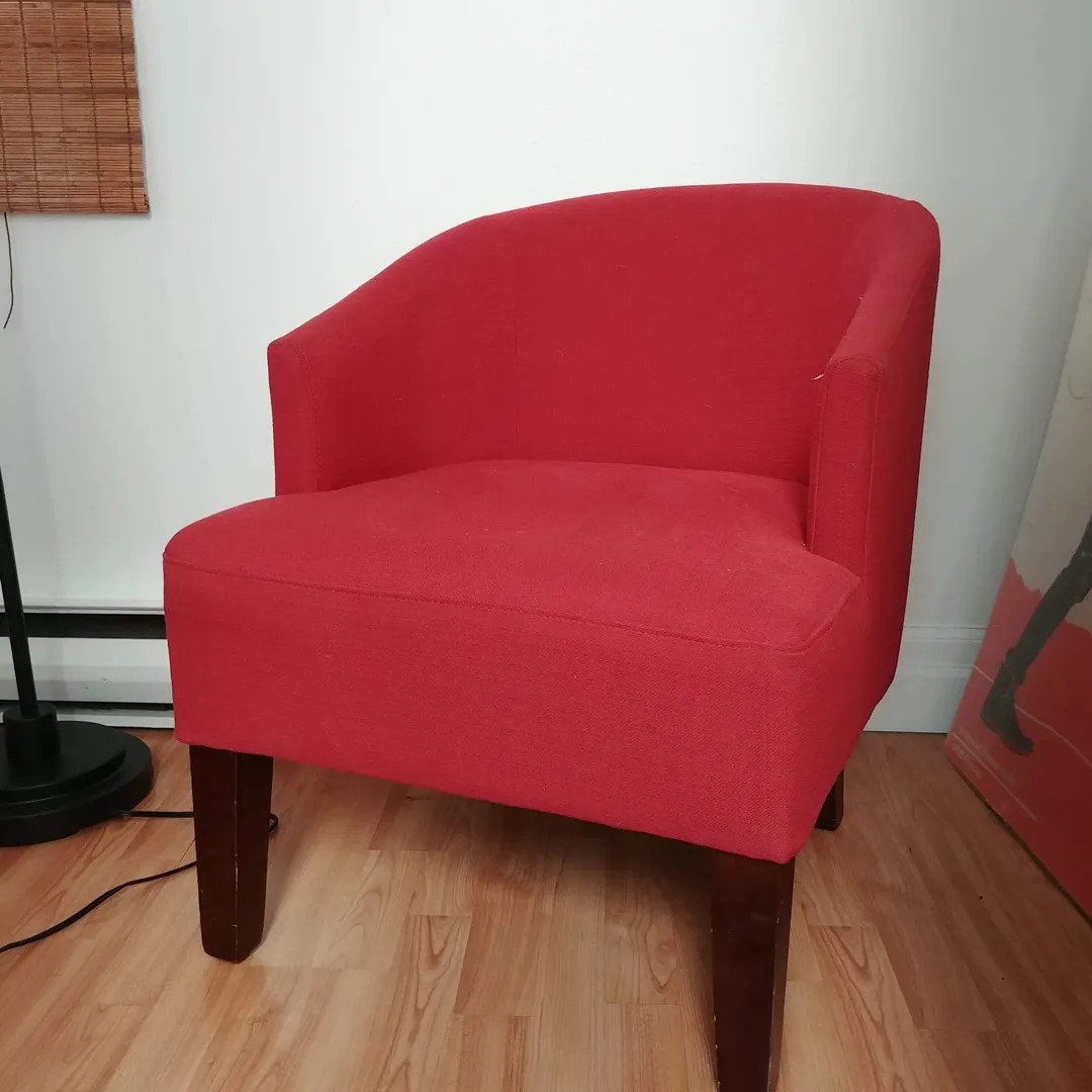 Cute Red Armchair! photo 1
