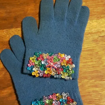 Hand-beaded Gloves photo 1