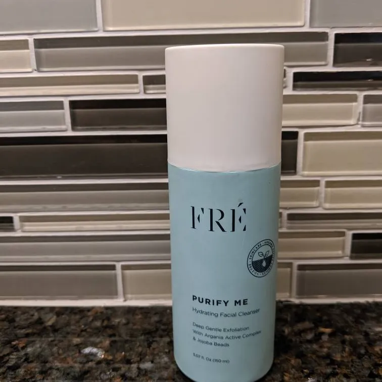 Fré Purify Me Hydrating Facial Cleanser photo 1