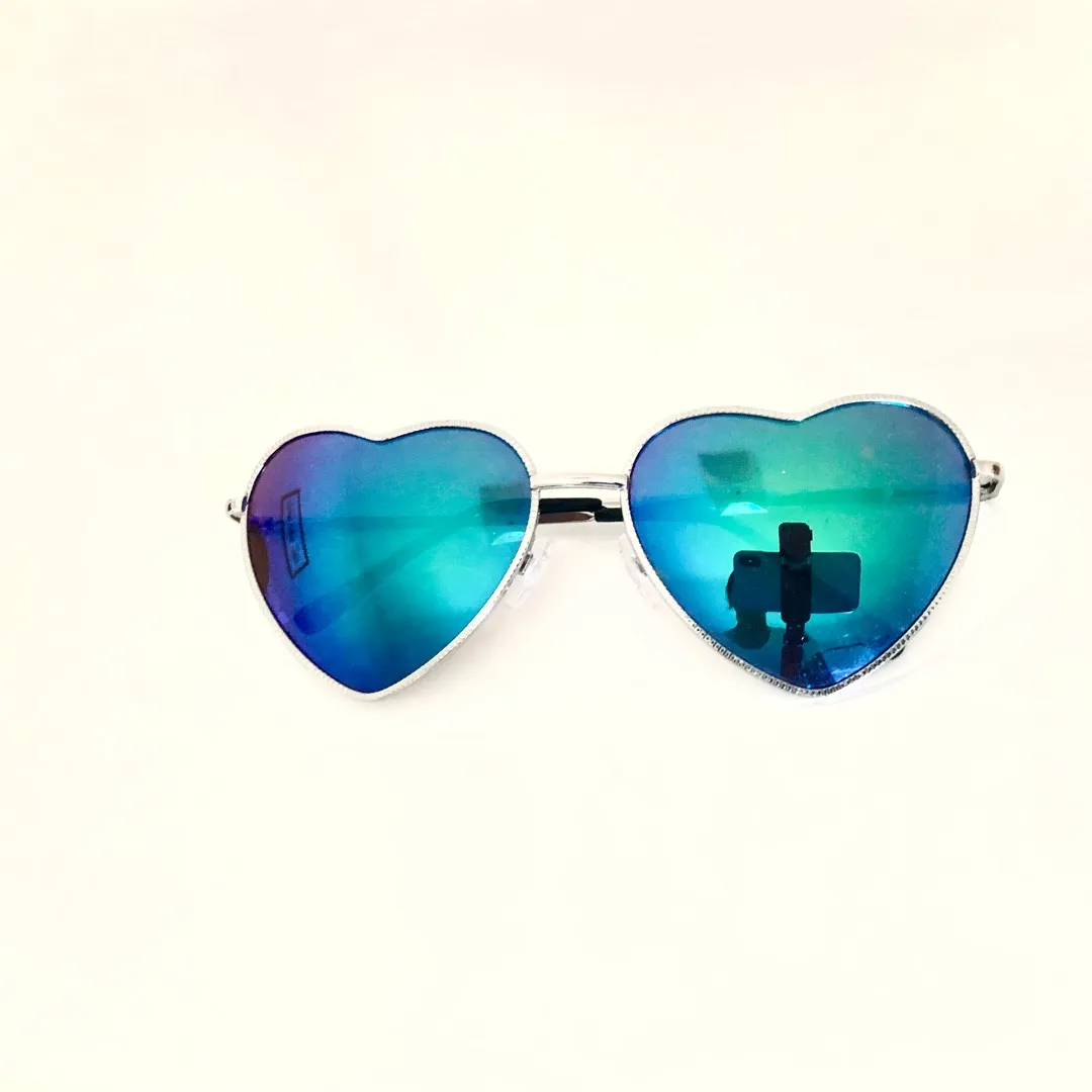 Heart Shaped Silver Rim Blue Mirrored Sunglasses photo 4