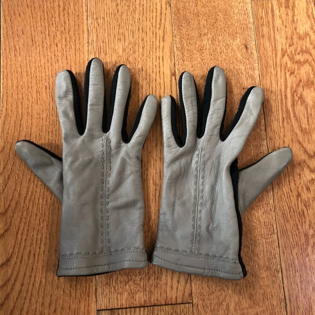 Danier Leather Gloves photo 1