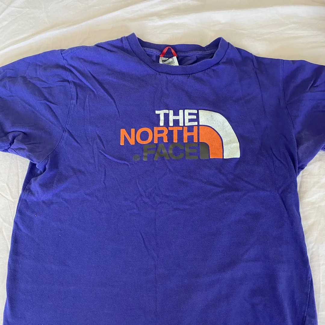 North Face Small T-Shirt photo 1