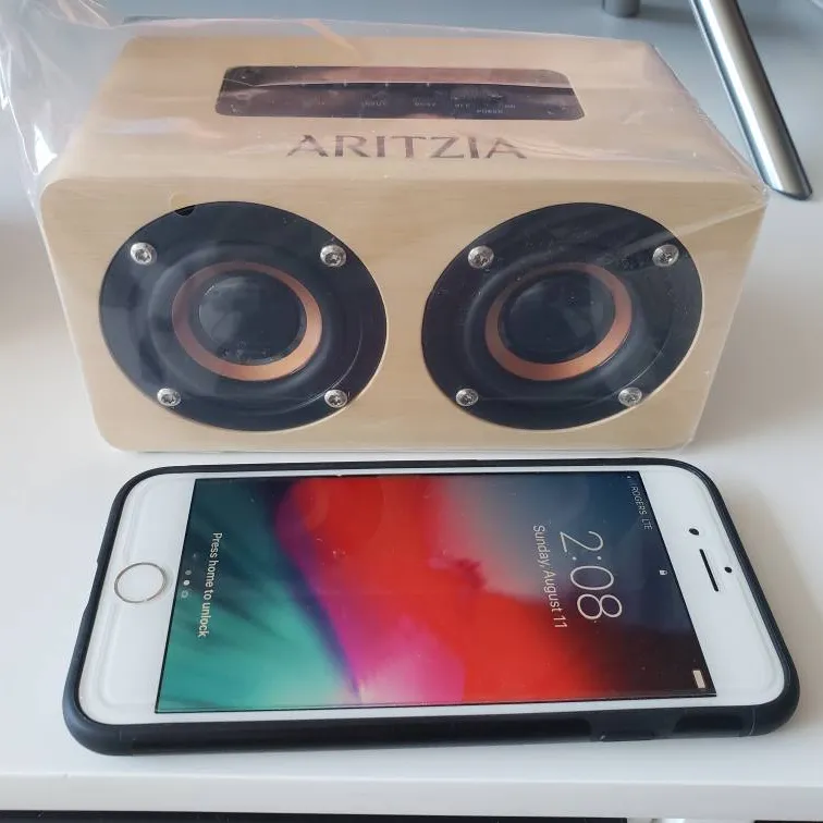 Aritzia Wooden Bluetooth Speaker photo 6