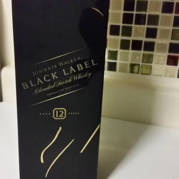 New Johnnie Walker Black Label 12 Years Old Scotch Whisky   7... photo 1