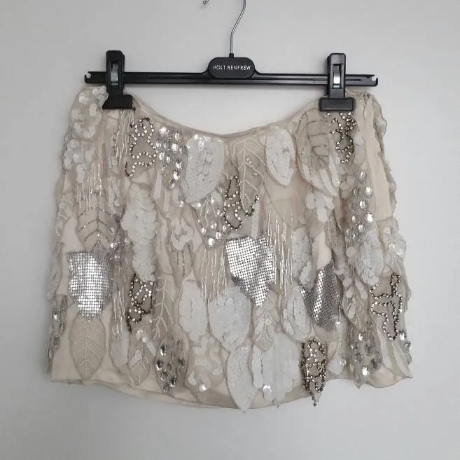 BN BROSE Ivory Sequin Patch Mini Skirt Sz 4 photo 1