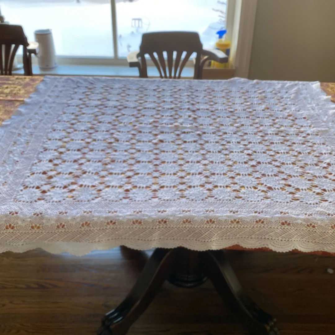 Vintage Crochet Lace Table Cover photo 3