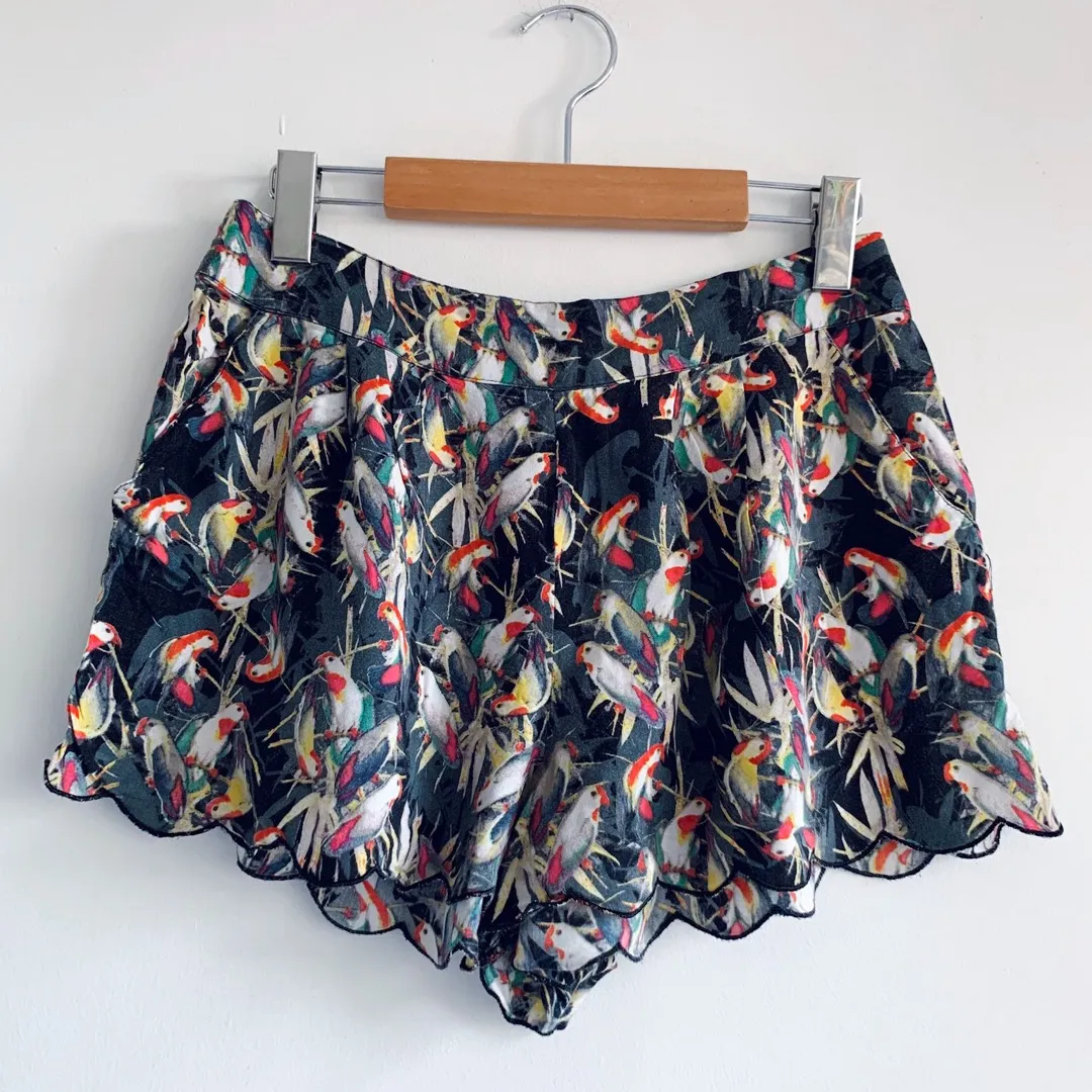 Bird Patterned Shorts With Pockets - Medium photo 1