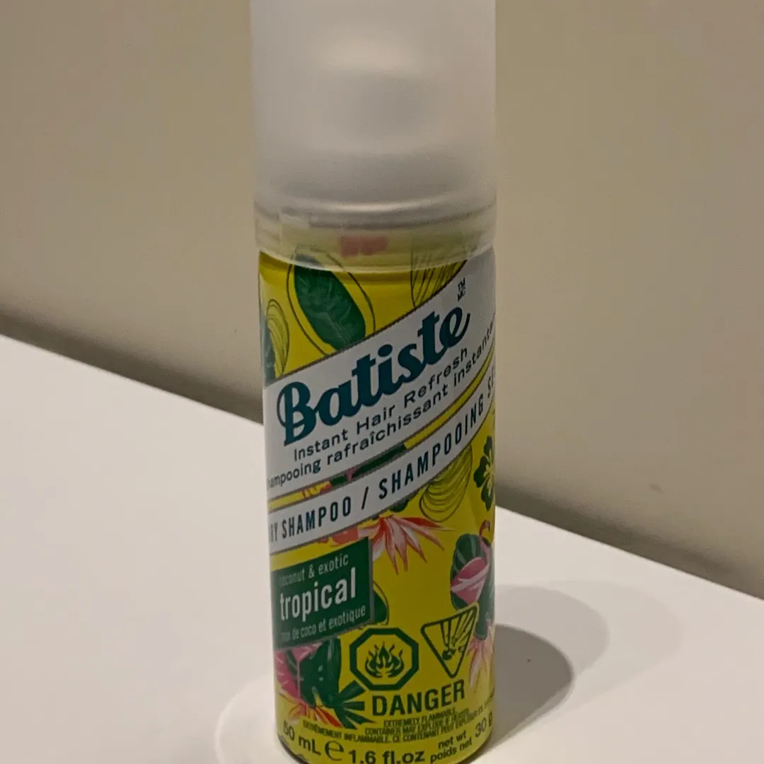 Batiste Dry Shampoo 1.6 oz. NEW photo 1