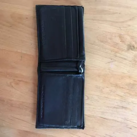Men's Michael Kors Leather Wallet photo 4