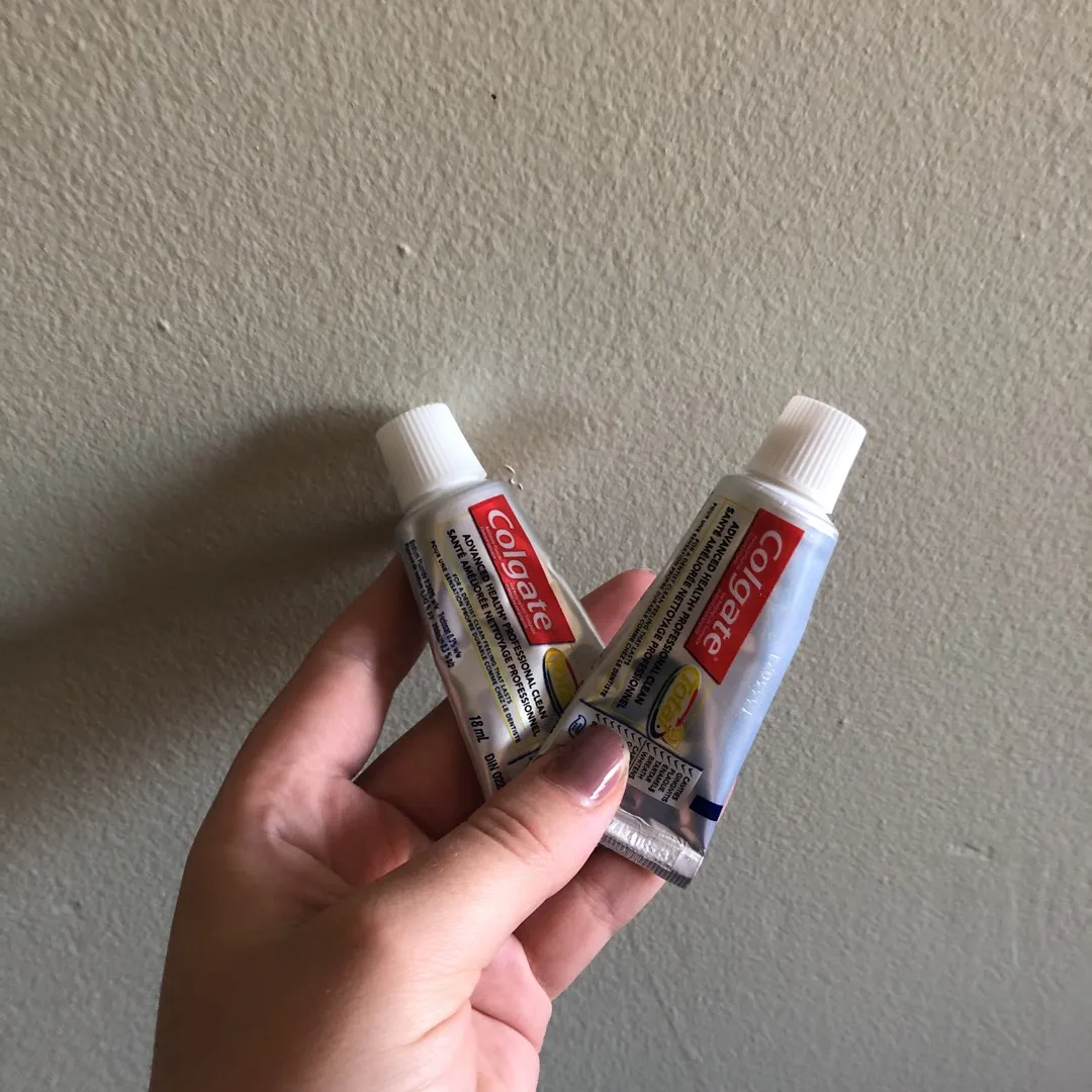 2 X Colgate Mini Toothpastes photo 1