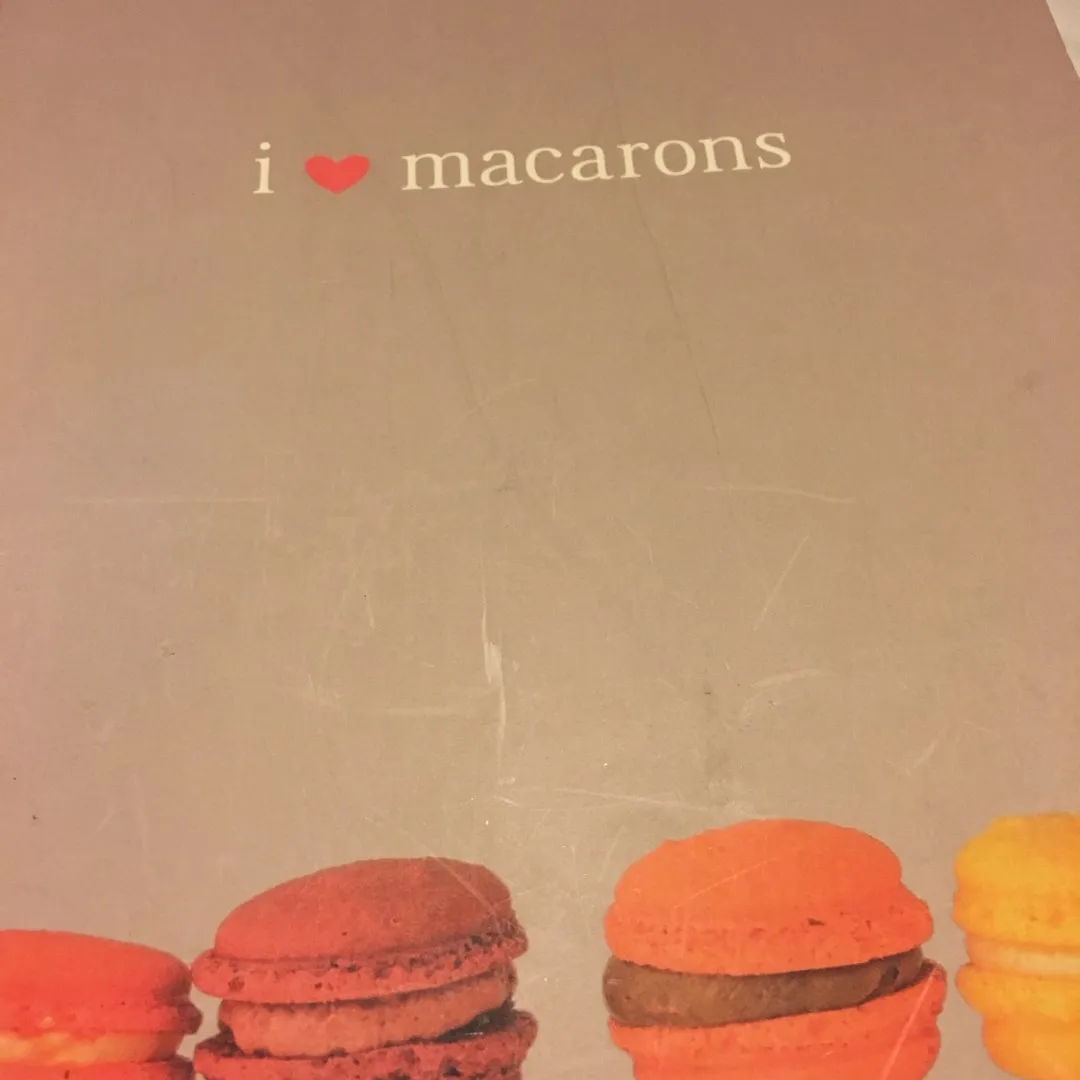 “I ❤️ Macarons” Book photo 4