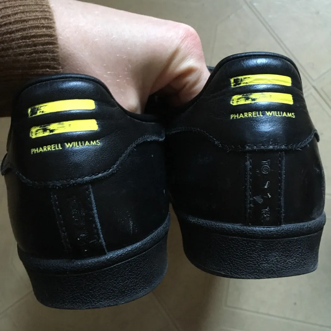 Size 11.5 Men’s Adidas Sneakers - Pharrell Williams photo 5
