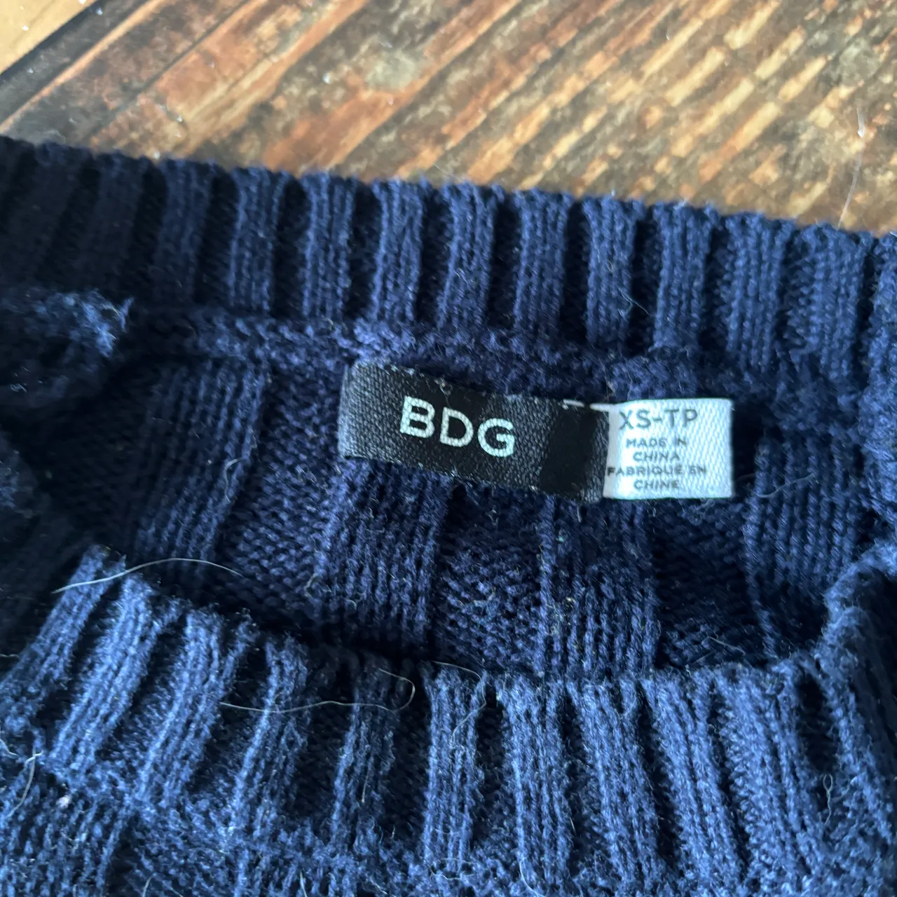 Size XS BDG crop sweater  photo 4