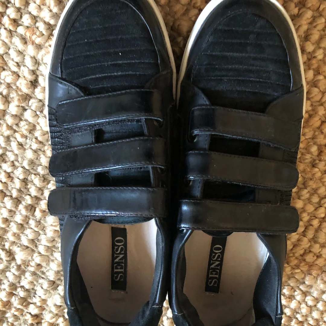 SENSO Suede/Leather Velcro Shoes photo 1