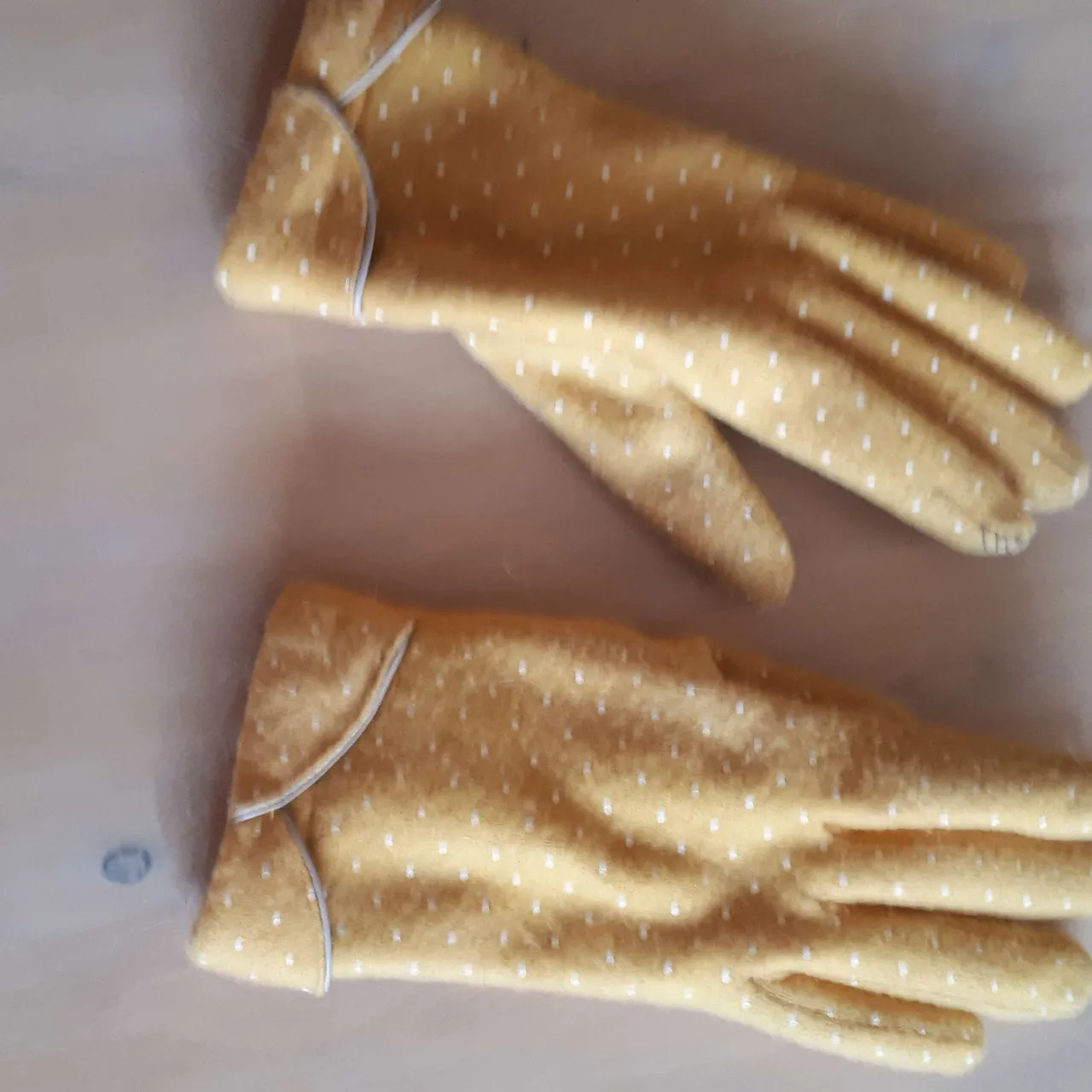 Anthropologie Yellow Polka Dot Gloves! Worn once! photo 1