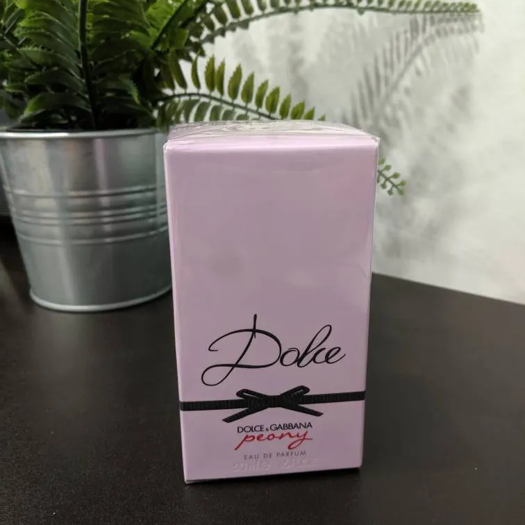 Perfume - Dolce - Dolce & Gabbana - Peony photo 1