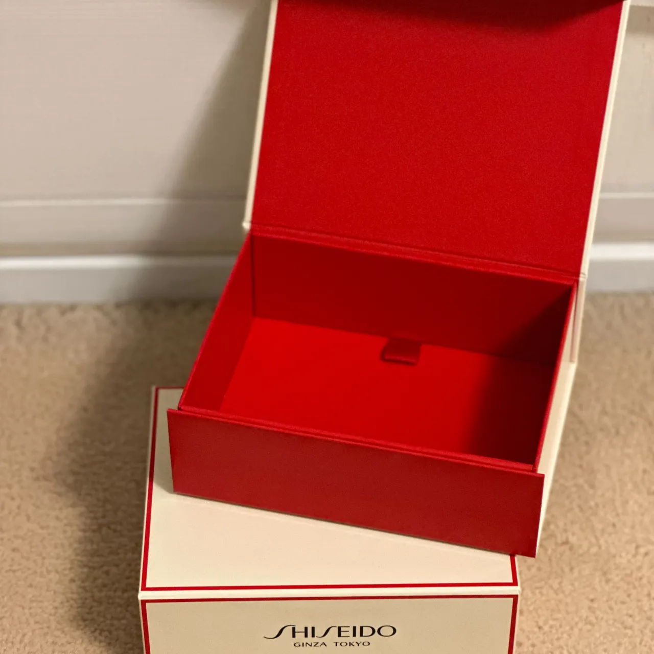 NEW! Shiseido Magnetic Gift Boxes photo 1