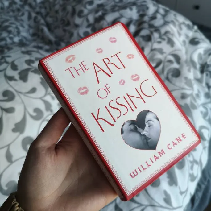 Art of kissing book photo 1