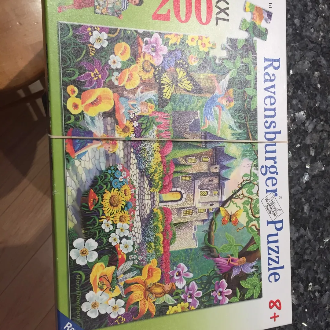 200 Piece Ravensburgur Puzzle photo 1