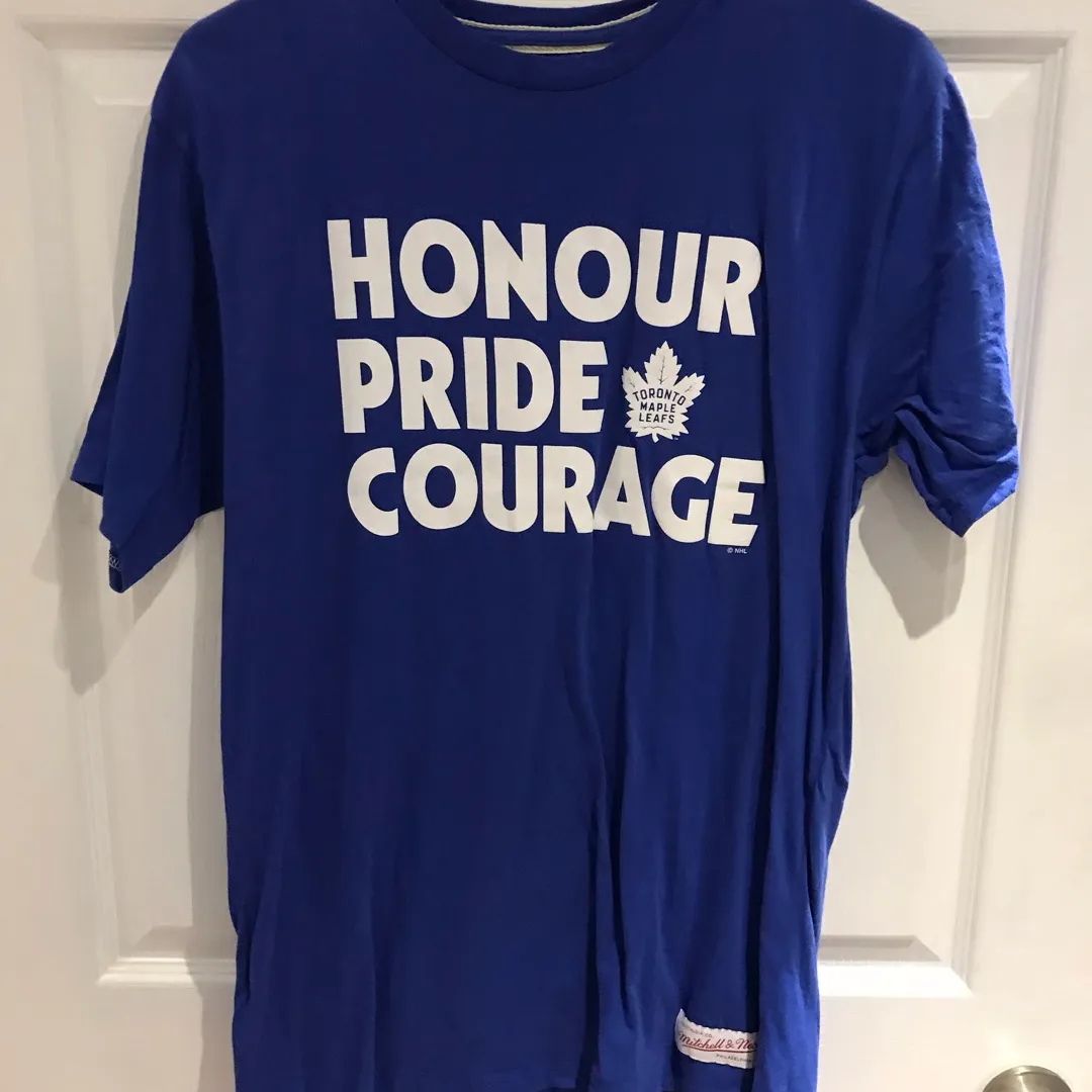 Toronto Maple Leafs Shirt photo 1