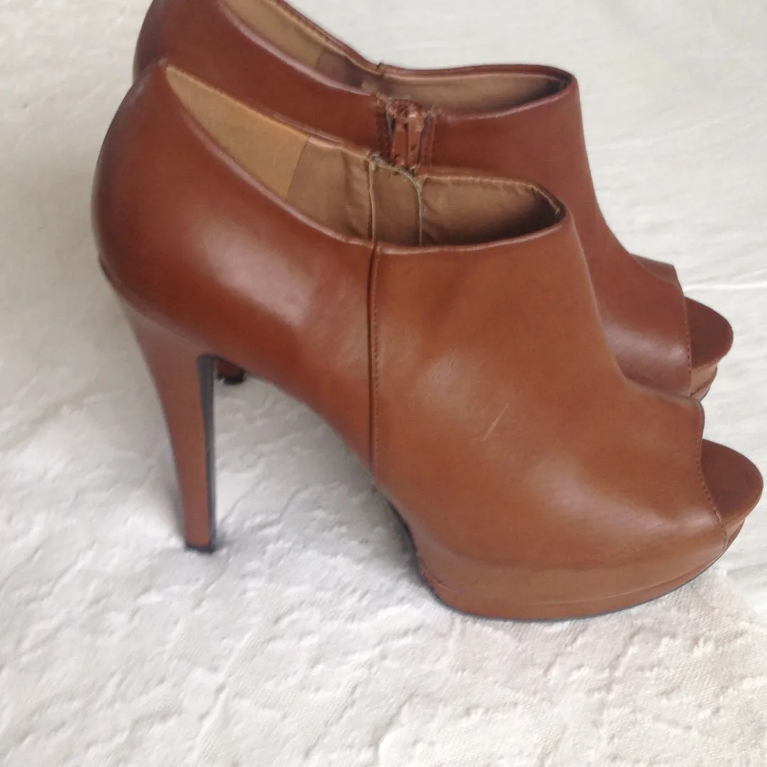 Brand New Guess Booties Size 10 photo 1