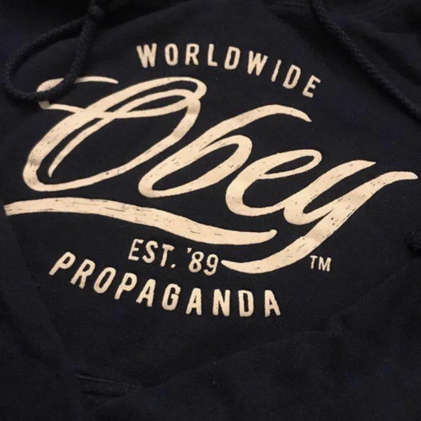 Black obey hoodie photo 3