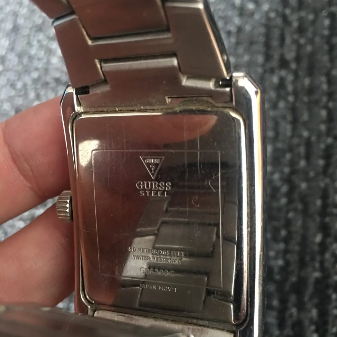 AUTHENTIC GUESS WATCH photo 4